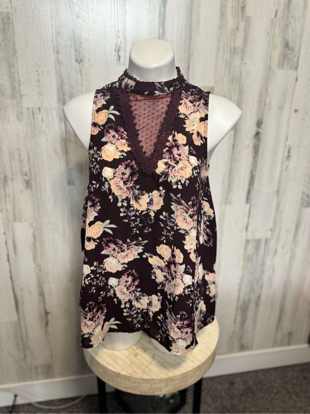 Skylar + Jade Plum Purple Floral Swiss Dot Mock Neck Sleeveless Blouse Womens Me